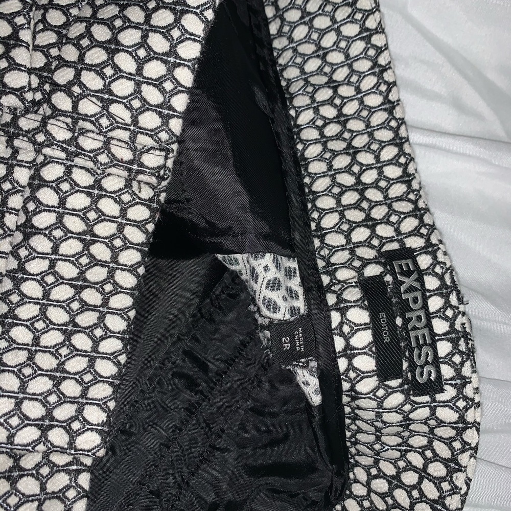 Express pants - Picture 3 of 3